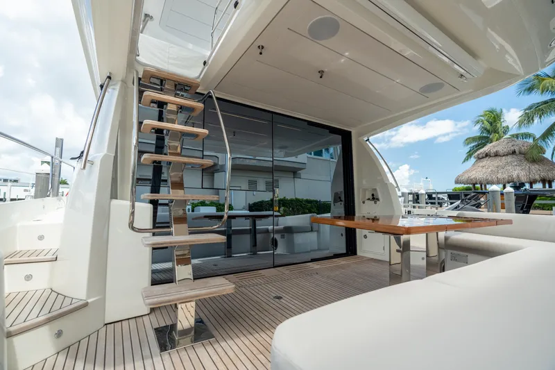 Nice Boat Yacht Photos Pics Cockpit