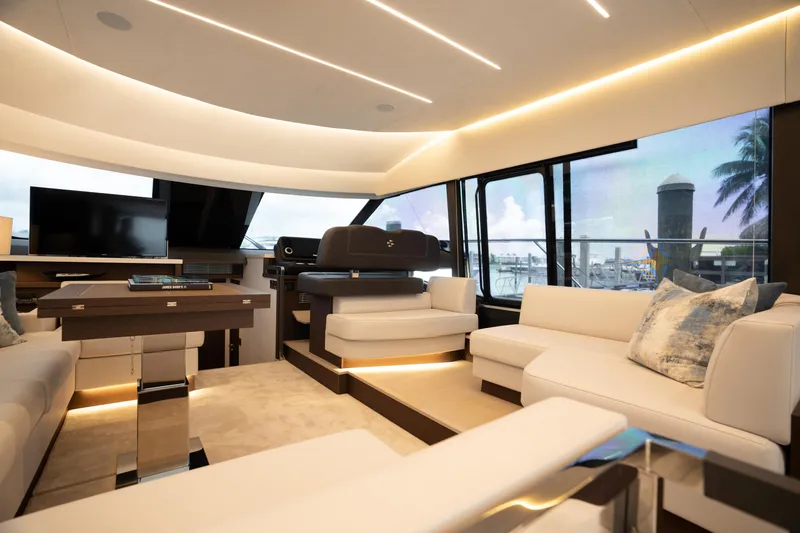 Nice Boat Yacht Photos Pics Salon Sofa