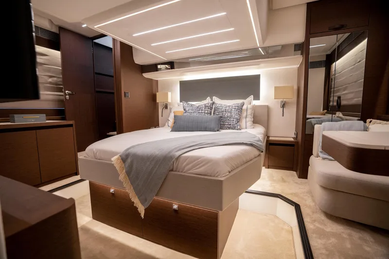 Nice Boat Yacht Photos Pics Master Stateroom