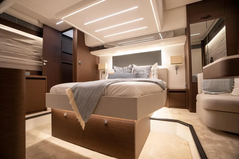 Nice Boat Yacht Photos Pics Master Stateroom