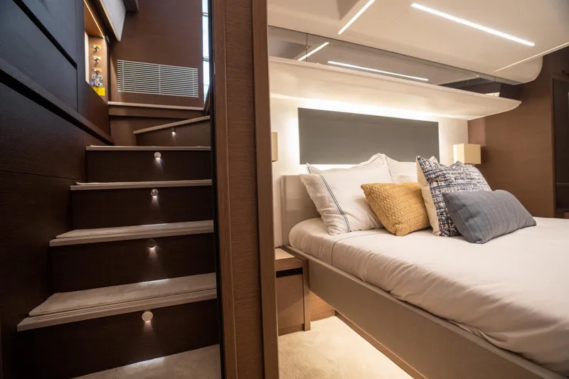 Nice Boat Yacht Photos Pics Guest Stateroom