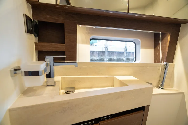 Nice Boat Yacht Photos Pics Guest Stateroom Head