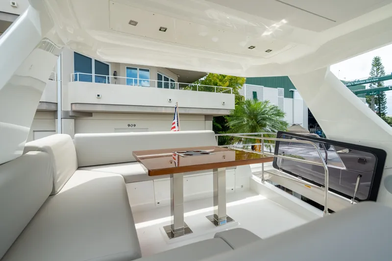 Nice Boat Yacht Photos Pics Flybridge Dinette