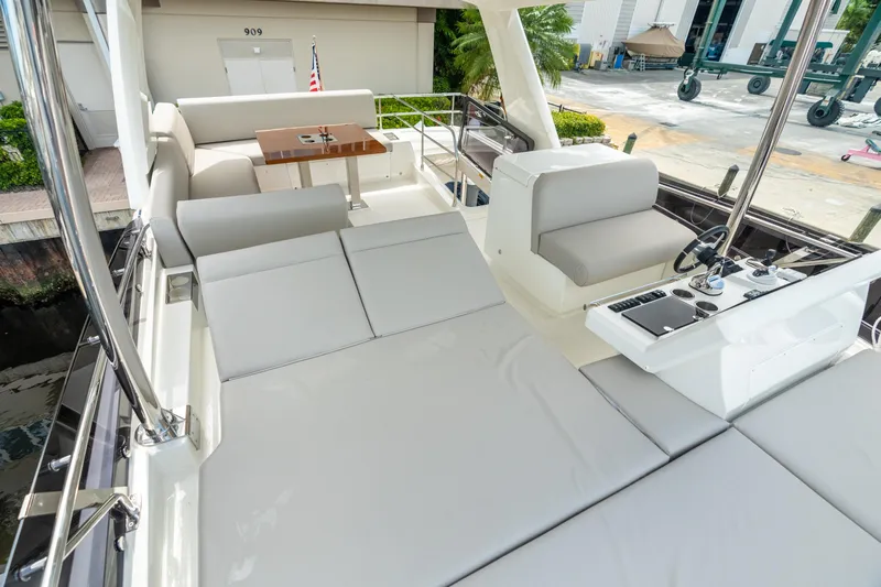 Nice Boat Yacht Photos Pics Flybridge