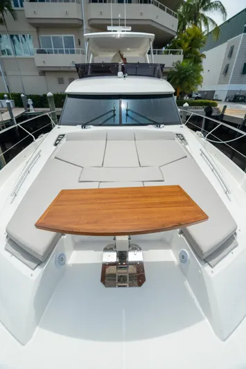 Nice Boat Yacht Photos Pics Foredeck Dinette