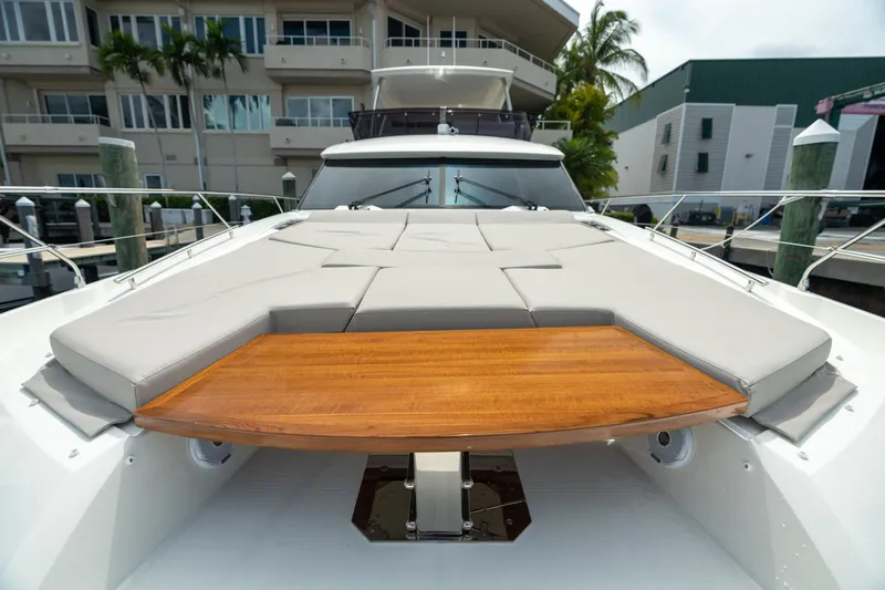 Nice Boat Yacht Photos Pics Foredeck Dinette