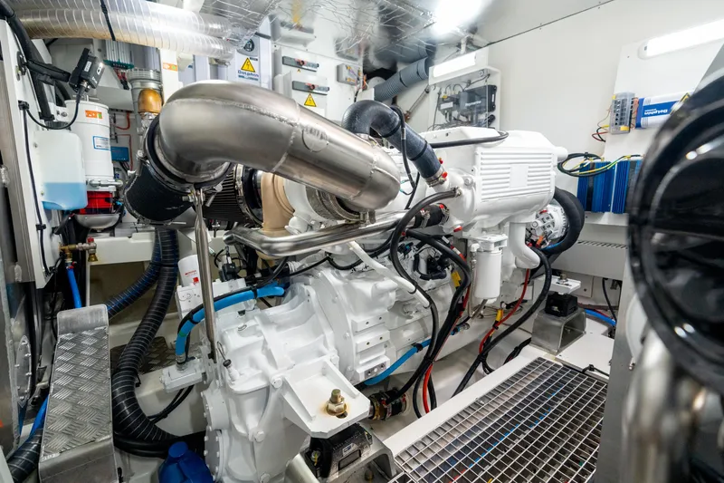 Nice Boat Yacht Photos Pics Engine Room