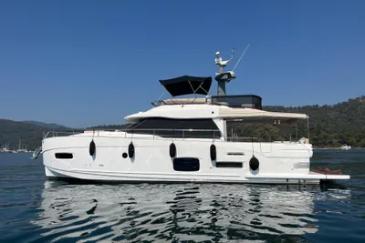 2018 Azimut Magellano 53