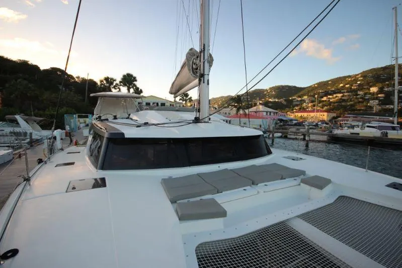 Ruckus Yacht Photos Pics 