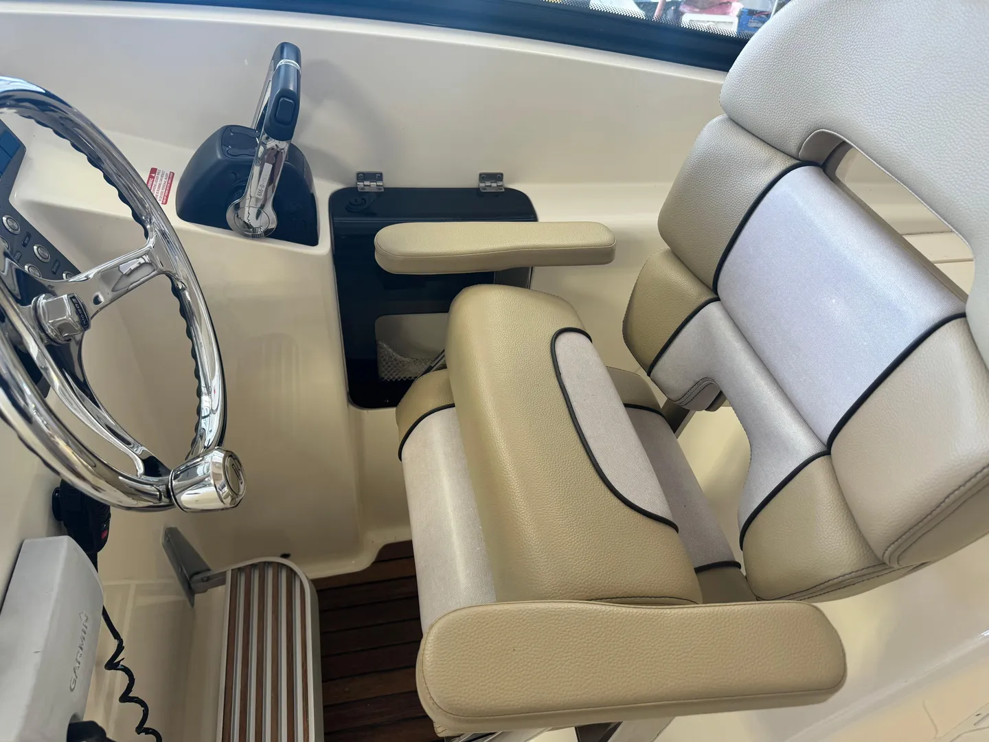 2014 Scout 275 Dorado Photo