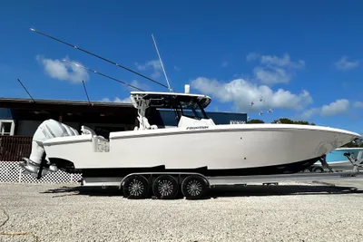 Fountain 38 Center Console