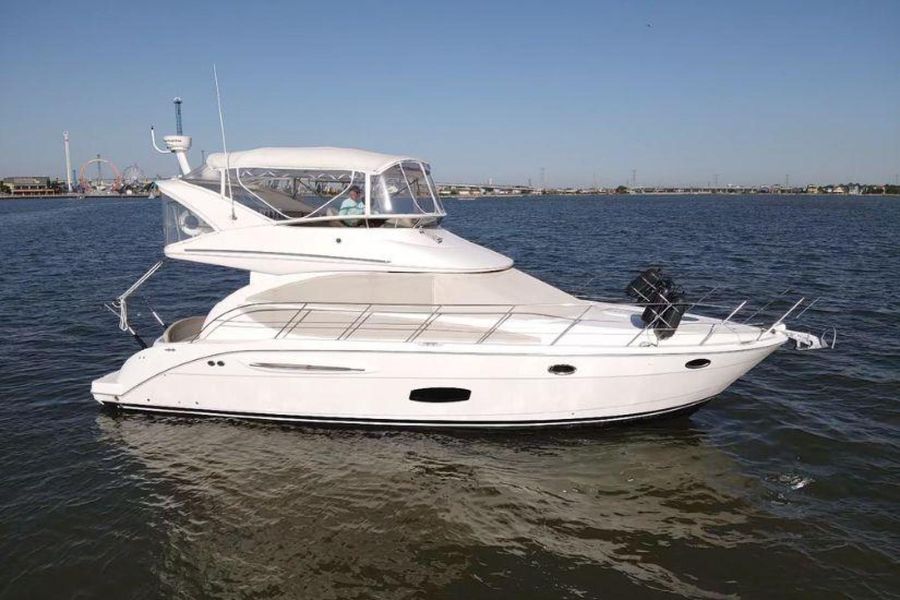 2010 Meridian 391 Motor Yacht