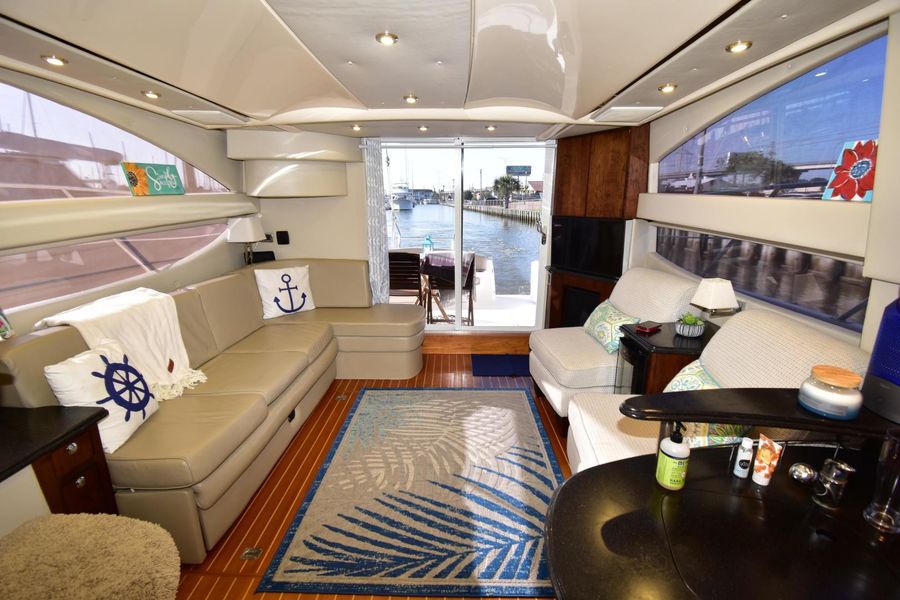 2010 Meridian 391 Motor Yacht