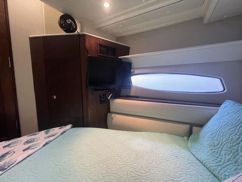 2010 Meridian 391 Motor Yacht