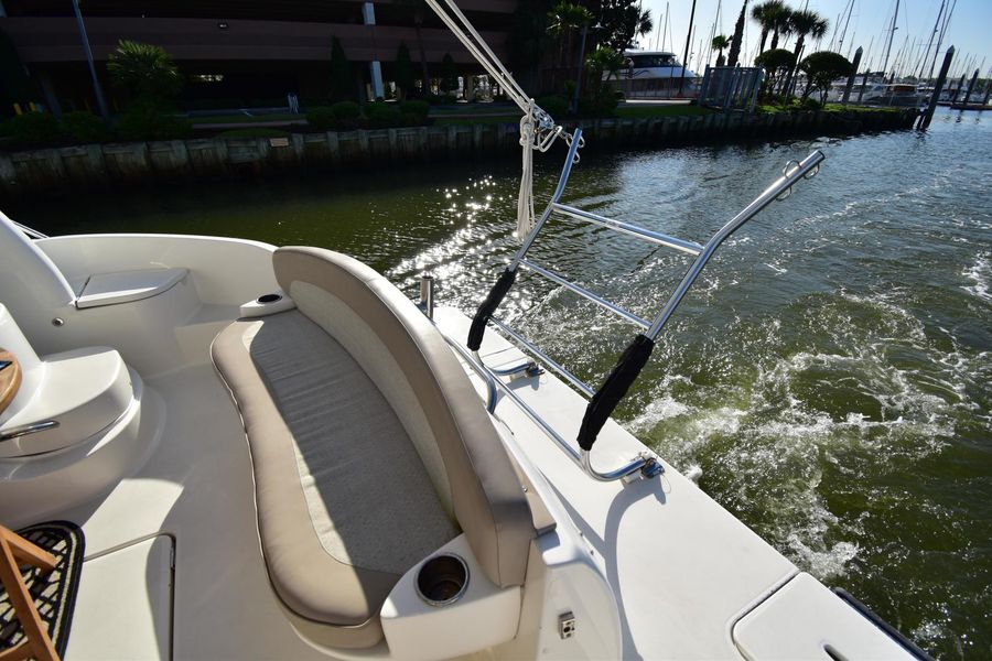 2010 Meridian 391 Motor Yacht