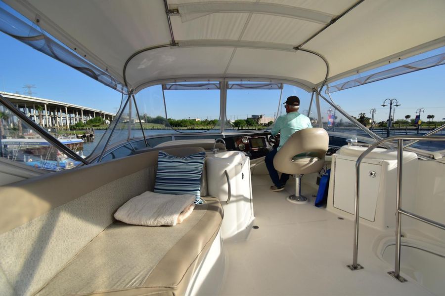 2010 Meridian 391 Motor Yacht