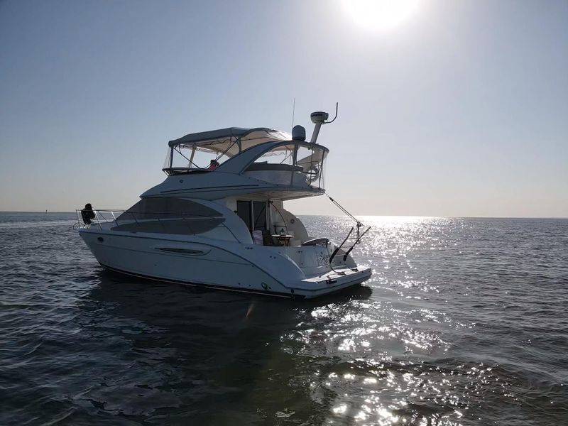 2010 Meridian 391 Motor Yacht