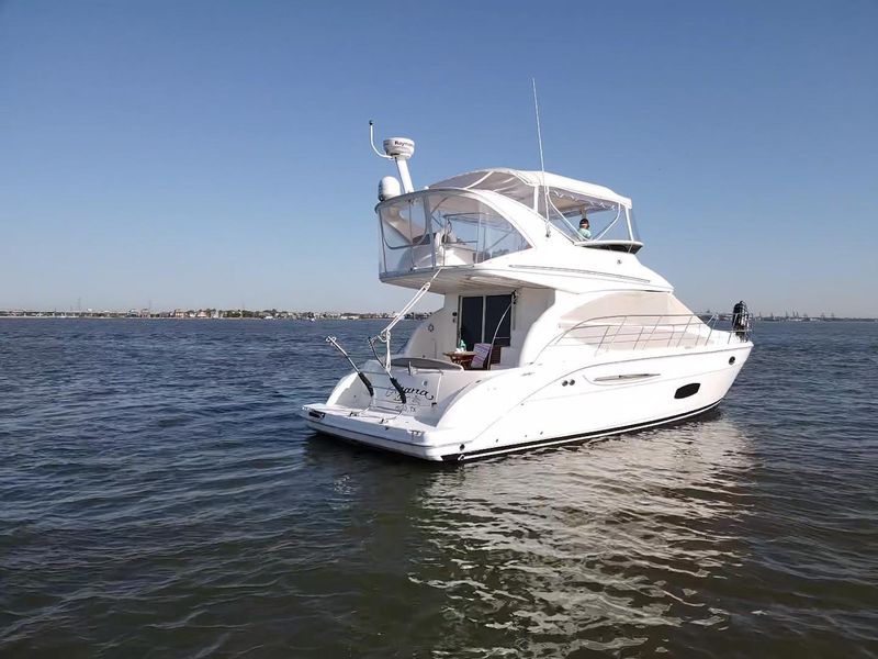 2010 Meridian 391 Motor Yacht