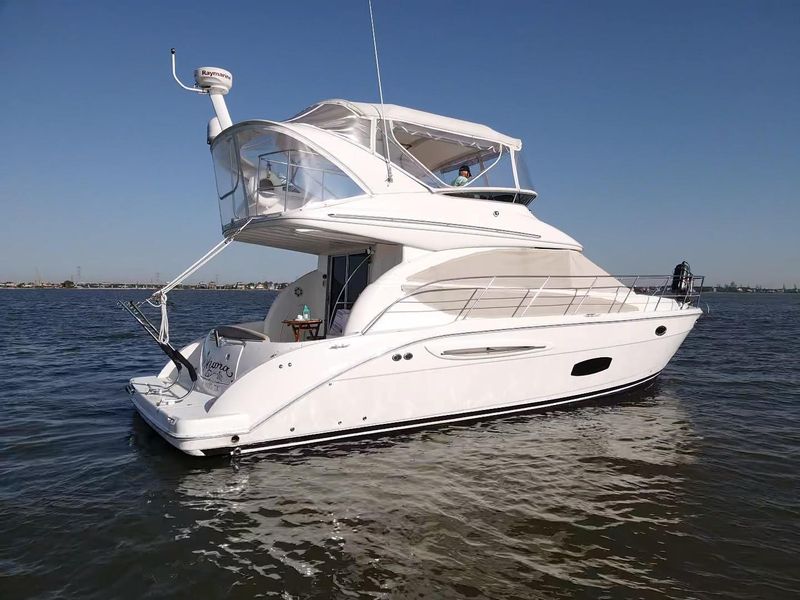 2010 Meridian 391 Motor Yacht