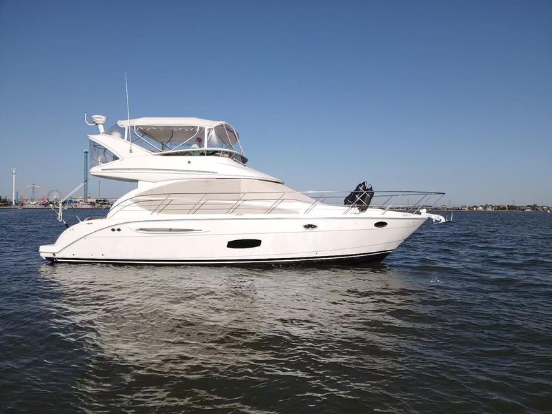 2010 Meridian 391 Motor Yacht