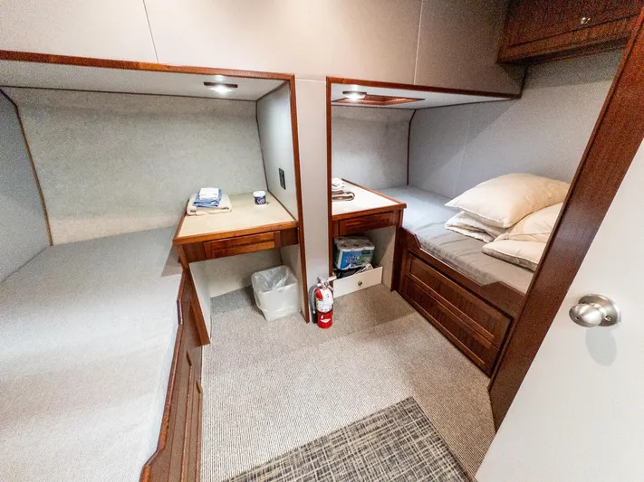 Starlight Yacht Photos Pics Two cozy bunk beds in a 1986 Custom Expedition Vessel 58 cabin.
