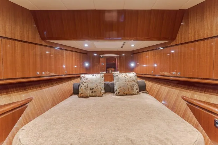 Malou Yacht Photos Pics 2011 Hampton 620 Pilothouse - Image 30