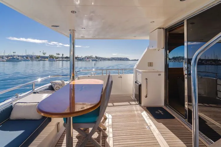 Malou Yacht Photos Pics 2011 Hampton 620 Pilothouse - Image 41