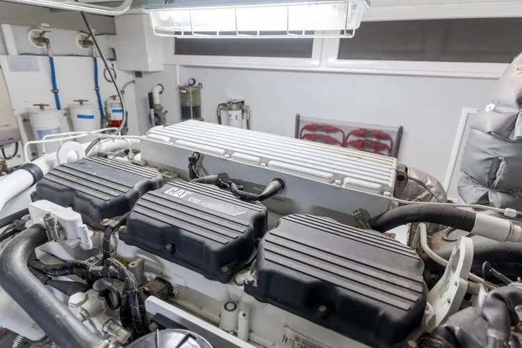 Malou Yacht Photos Pics 2011 Hampton 620 Pilothouse - Image 54