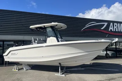 2025 Boston Whaler 250 Outrage