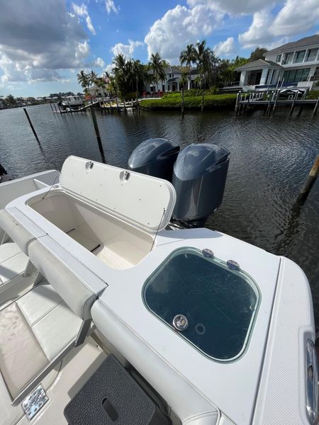 2010 Everglades 320 CC