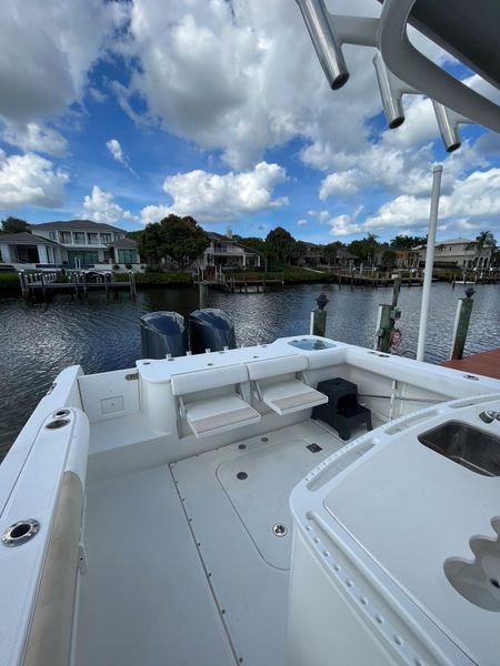 2010 Everglades 320 CC