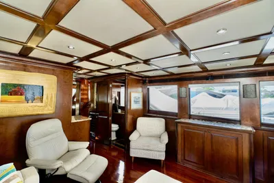 Legend Boats 720 Skylounge