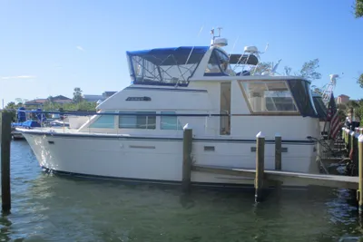 Hatteras 43 Motor Yacht
