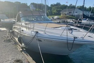 Cruisers Yachts 3870 Express