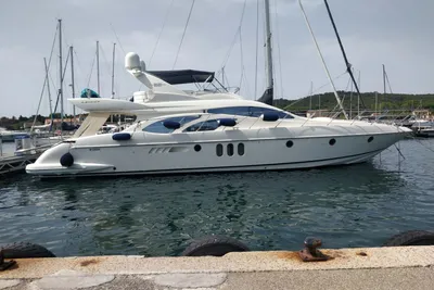 2005 Azimut 62