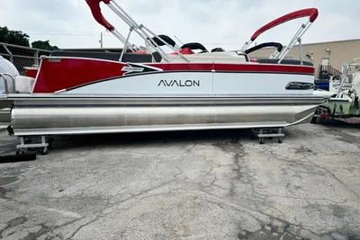 Avalon Catalina 23' Quad Lounger