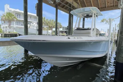 Boston Whaler 220 Dauntless