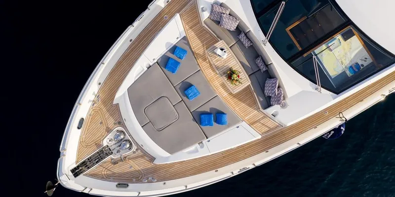  Yacht Photos Pics BOW AREA