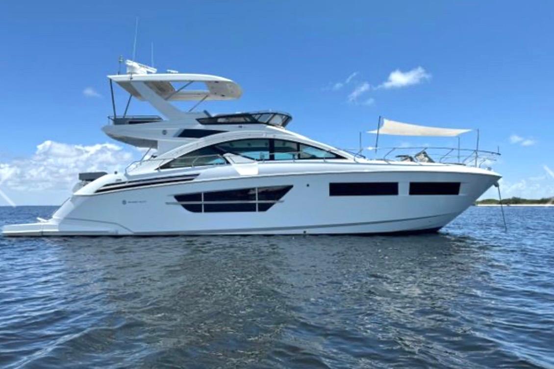 Cruisers Yachts 60 Cantius