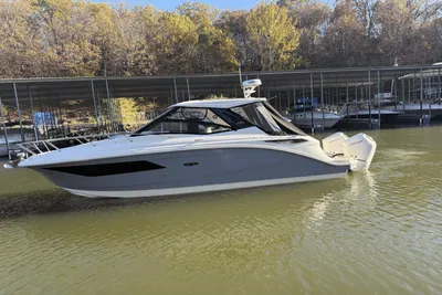 Sea Ray Sundancer 320 Outboard