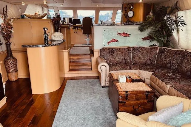 "robyn Faye" Yacht Photos Pics Luxurious 1996 Forbes Cooper pilot house interior with elegant decor and plush seating.
