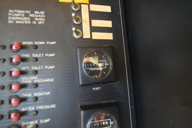 Lady B Yacht Photos Pics 1999 Bayliner 4788 Motoryacht -