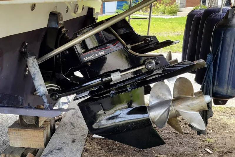  Yacht Photos Pics 2005 Regal Commodore 3560 boat with MerCruiser outdrive and propeller, on blocks.