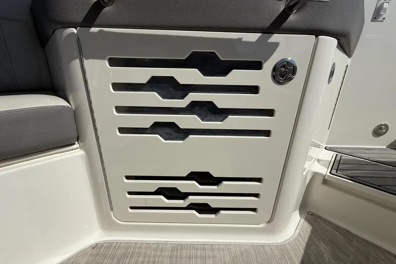  Yacht Photos Pics 2021 Sea Ray SLX 310 boat interior detail with sleek design and modern finish.