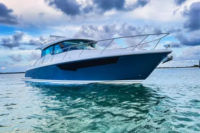 Tiara Yachts 43 LE