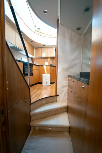 Currency Yacht Photos Pics 