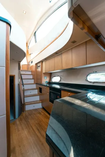 Currency Yacht Photos Pics 