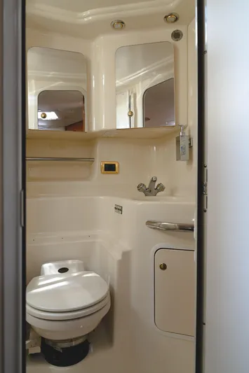 Dopamine Yacht Photos Pics Head