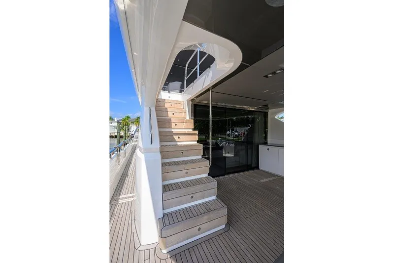  Yacht Photos Pics Princess 78 REAL SLICK - Exterior Aft Deck