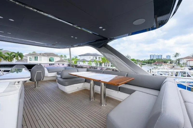  Yacht Photos Pics Princess 78 REAL SLICK - Exterior Fly Bridge